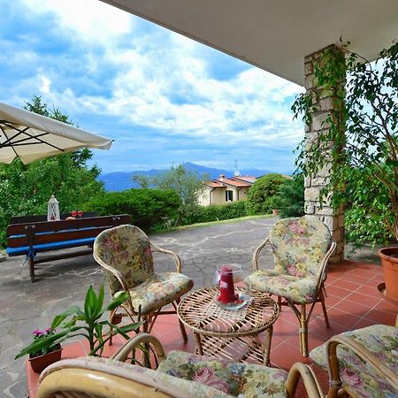 Bed And Breakfast Due Leoni Torri Del Benaco Exterior foto